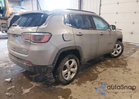 2018 Jeep Compass Latitude 4X4 from USA, damaged, VIN 3C4NJDBB2JT177582